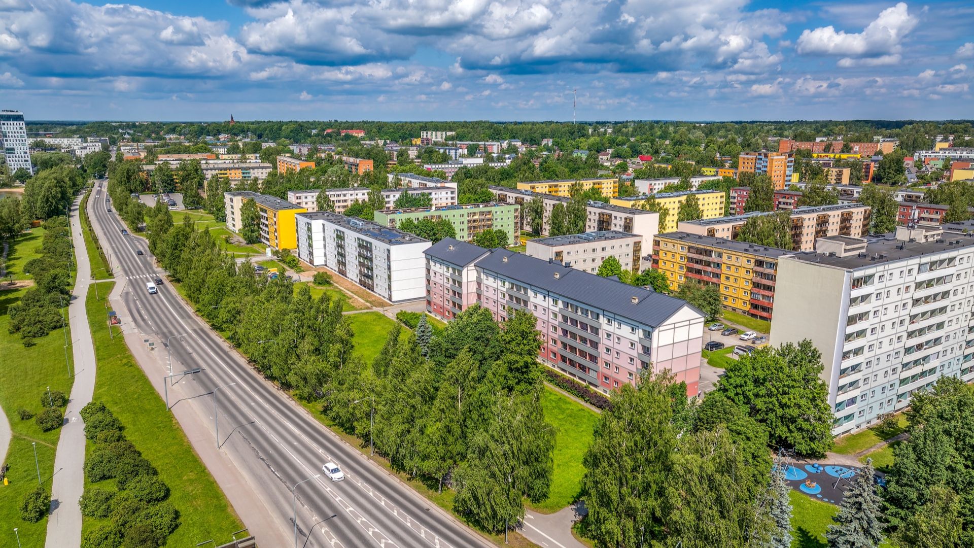 Linnuvaade maanteele ja Pikale tänavale Tartus